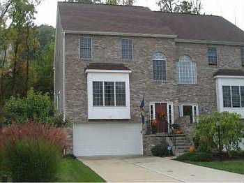 1st image of 122 Hampshire Dr