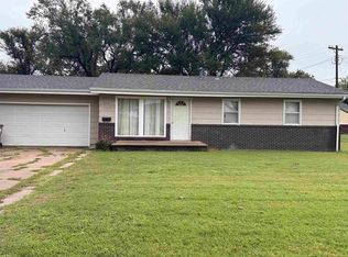 1104 Random Rd, Hoisington, KS 67544