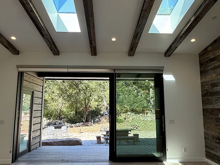 Mulholland Hwy — Photo 9
