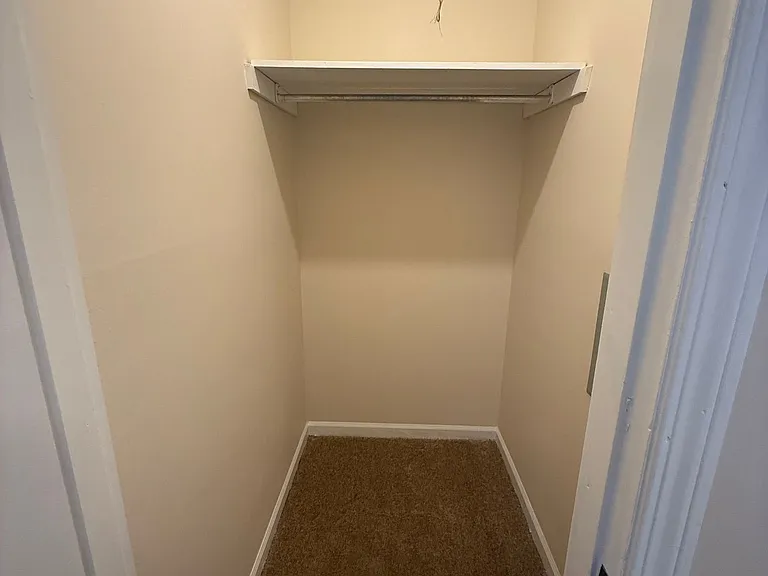 150 Essex Ct — Photo 8