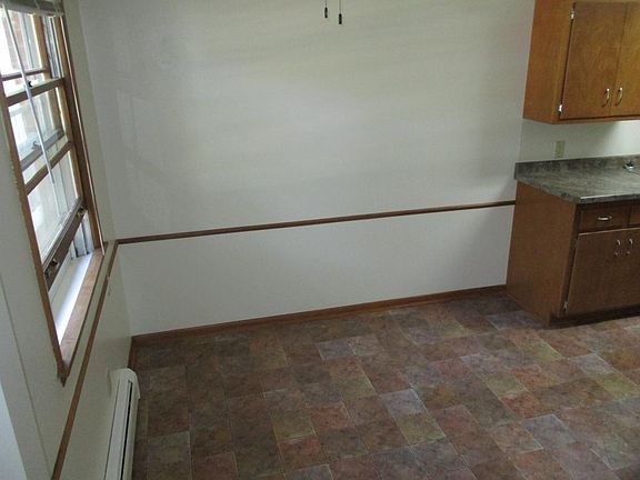 5th image of 661 W Wabasha St