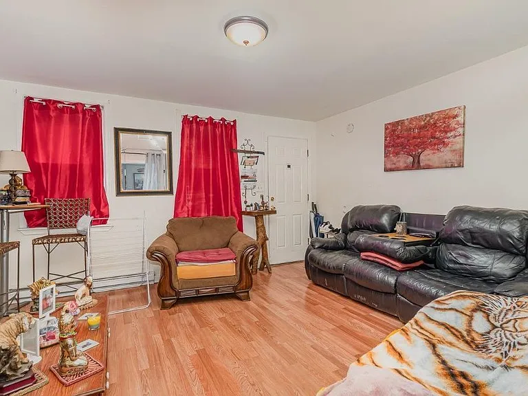529 Manor St — Photo 4