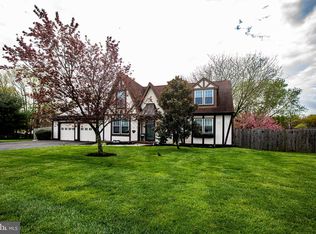 15 Hoffman Dr, Hamilton, NJ 08690