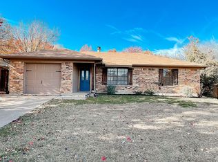 732 Crestview Dr, Burleson, TX 76028