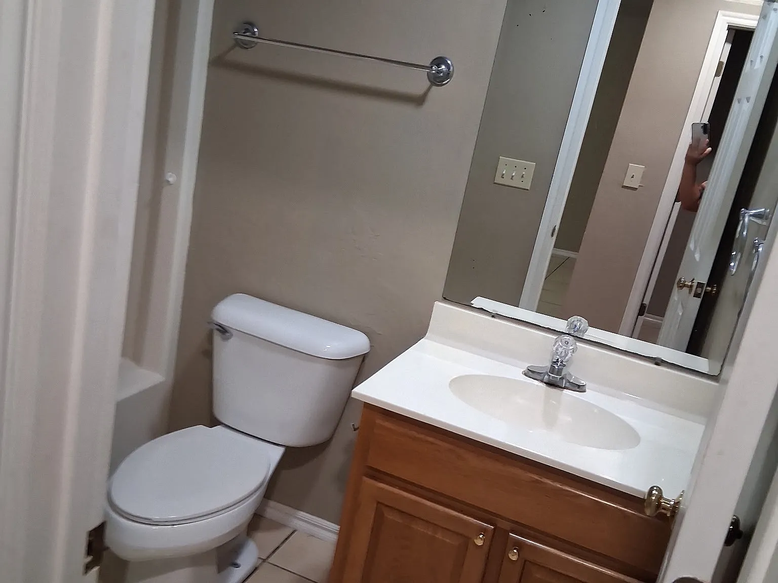 111 E Sandy Creek Dr — Photo 3