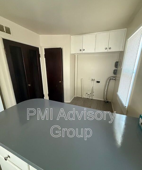 1st image of 2634 SE Adams St