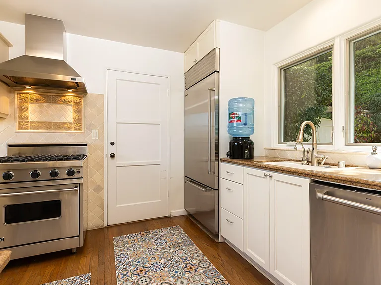 4015 Lago Dr — Photo 5