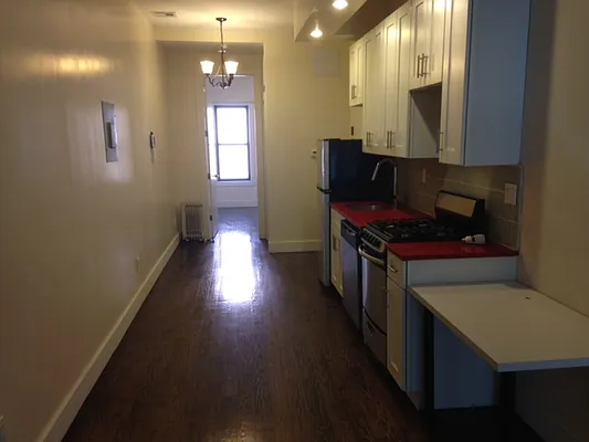 Rented by Premier Metro Realty Corp | media 51