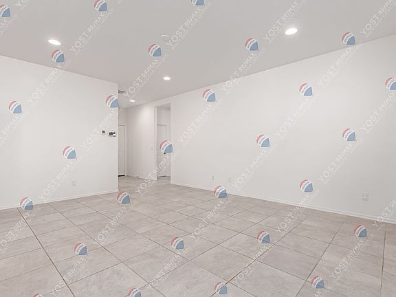 3rd image of 3575 N Encanto St