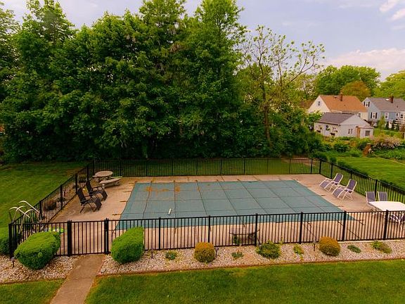 Large IG Pool with Patio