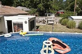 3rd image of 121 Karen Ln
