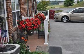 3rd image of 16 Boone Hill Ct