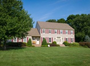 5 Willow Brook Ln, Annandale, NJ 08801
