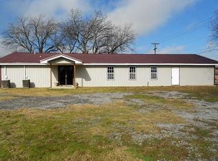 700 E Nelson St, Bowie, TX 76230
