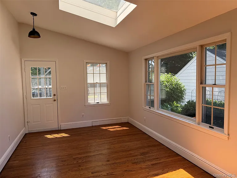 13 Walnut St — Photo 6