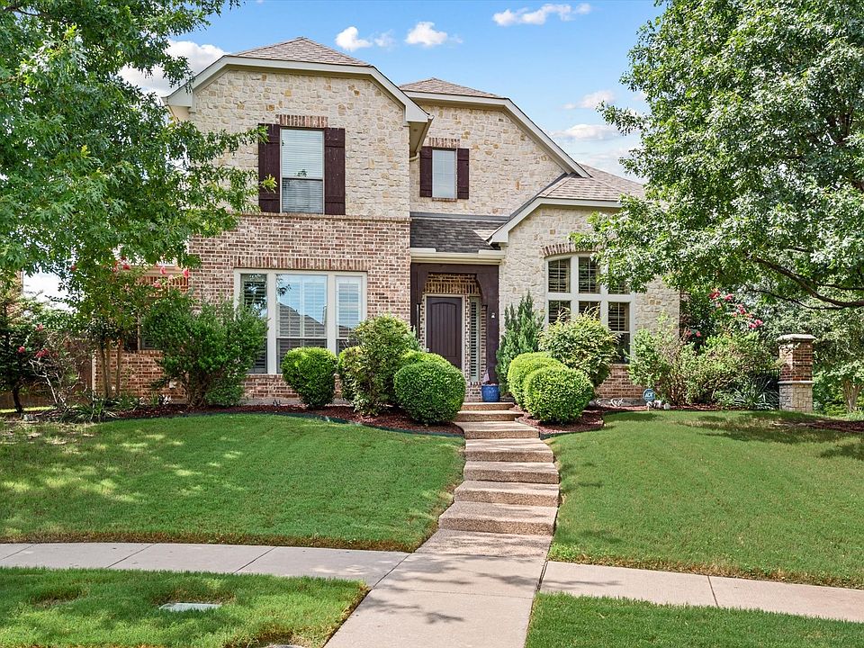 1st image of 900 Crestmoor Dr