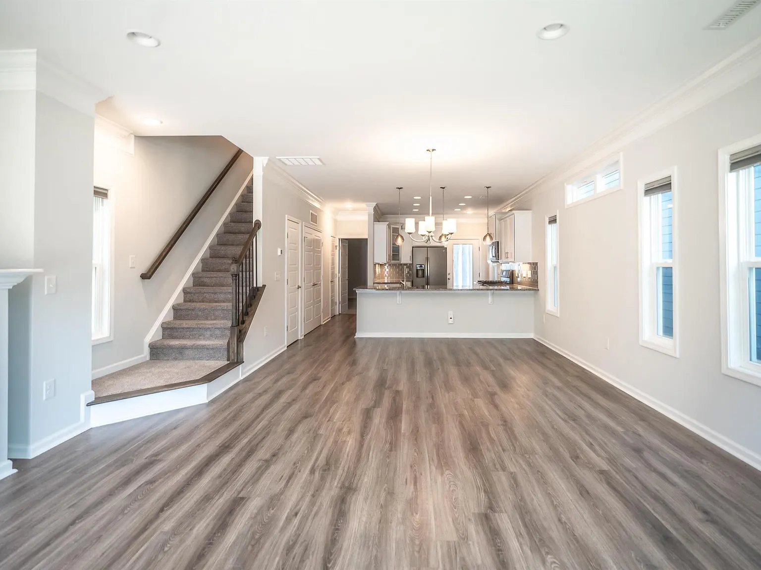 3 bed, 3.5 bath, 2087 sqft, $2,600 — Photo 3