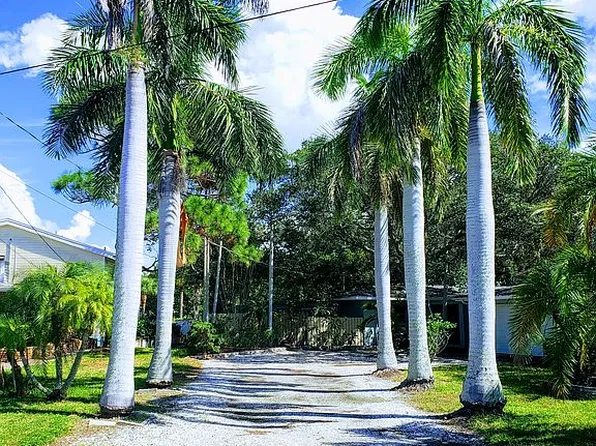 705 El Dorado Dr, Venice, FL 34285