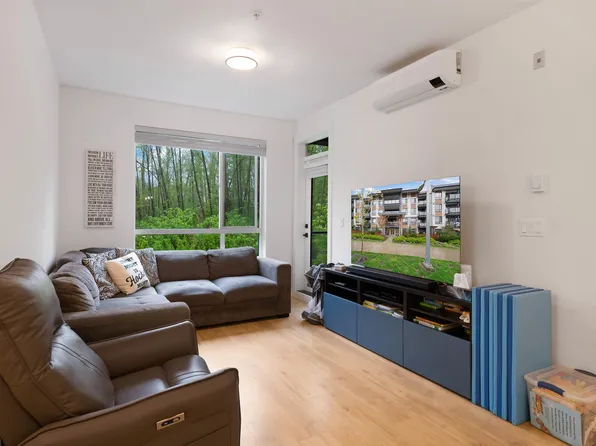 7506 199a St #208, Langley, BC V2Y 3G1