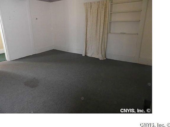 4th image of 8681 Church St
