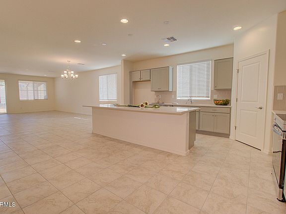 3rd image of 1122 E MEADOWBROOK Drive