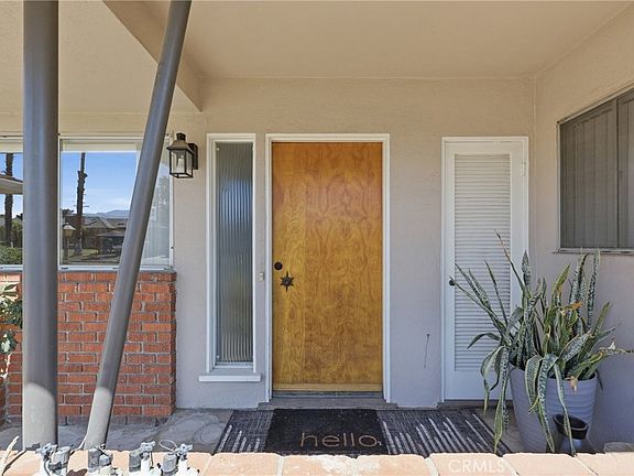 4th image of 933 N Pine Ave