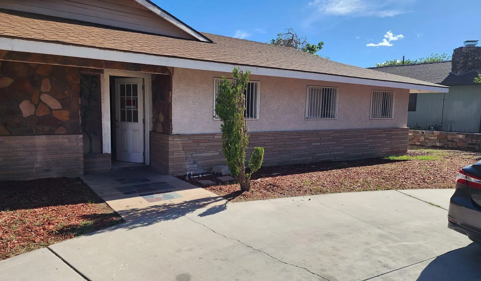 6 bed, 3000 sqft, $4,500 — Photo 2