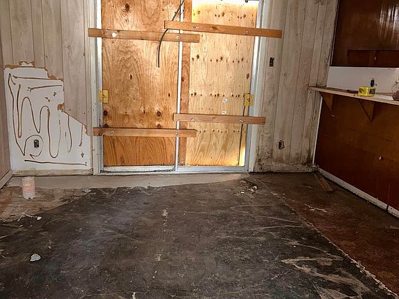 4th image of 116 E Bonney St