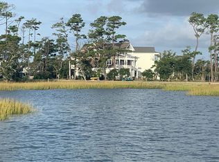 1402 Cove Ct, Morehead City, NC 28557