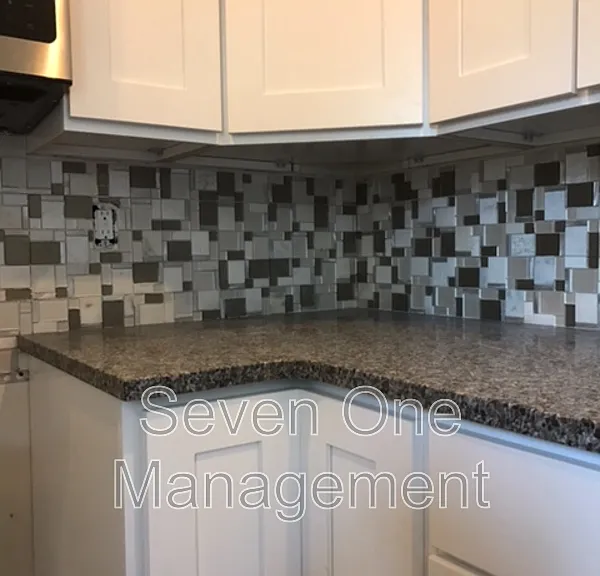 5205 Ridge Ave #B — Photo 3