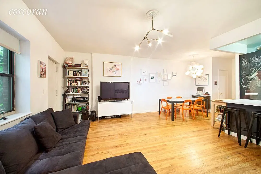 52 Spring Street — Photo 2