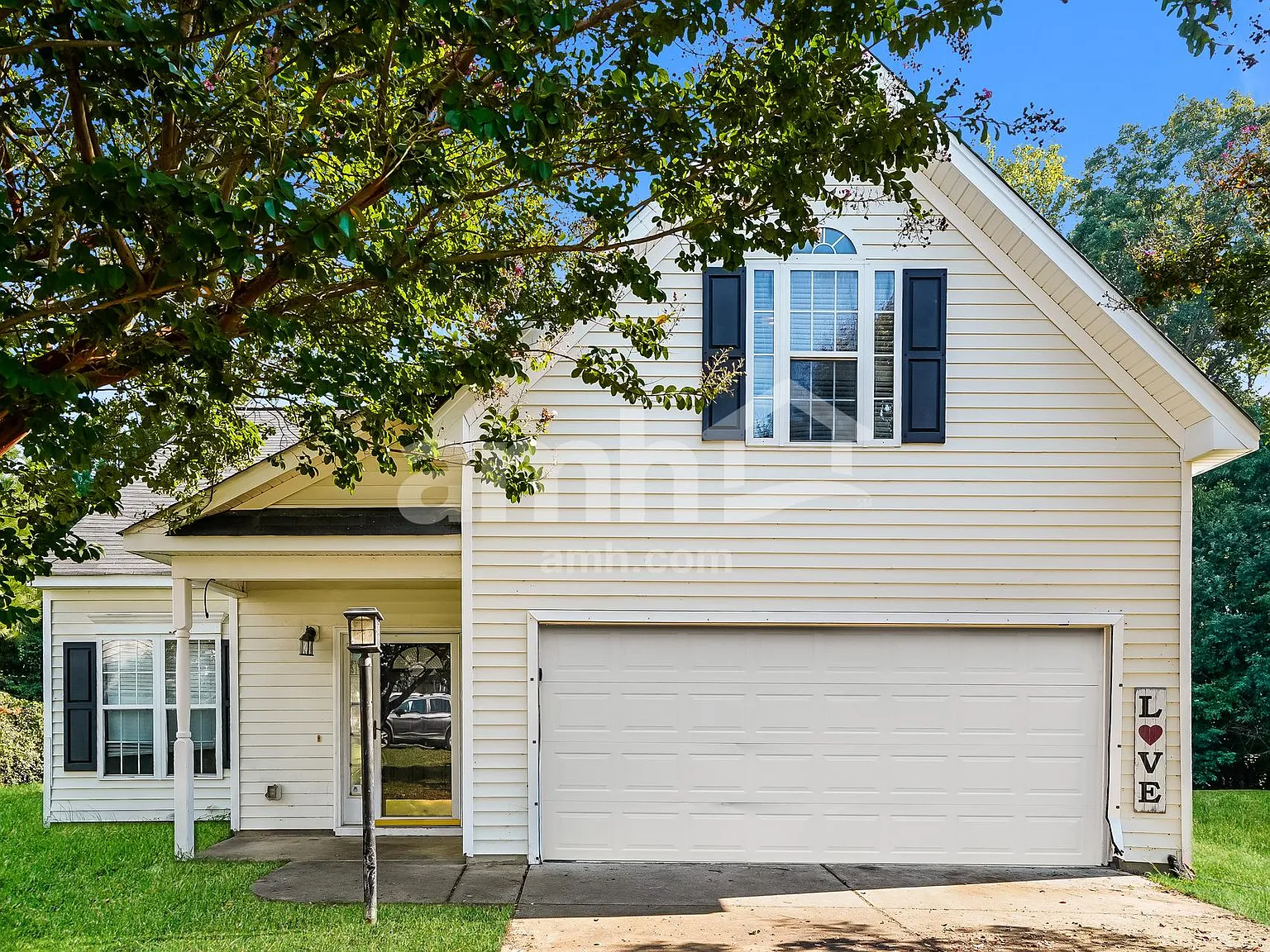 3 bed, 2.5 bath, 1702 sqft, $1,990 — Photo 1