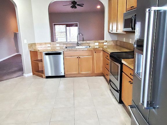 3rd image of 4803 Candellia Ct