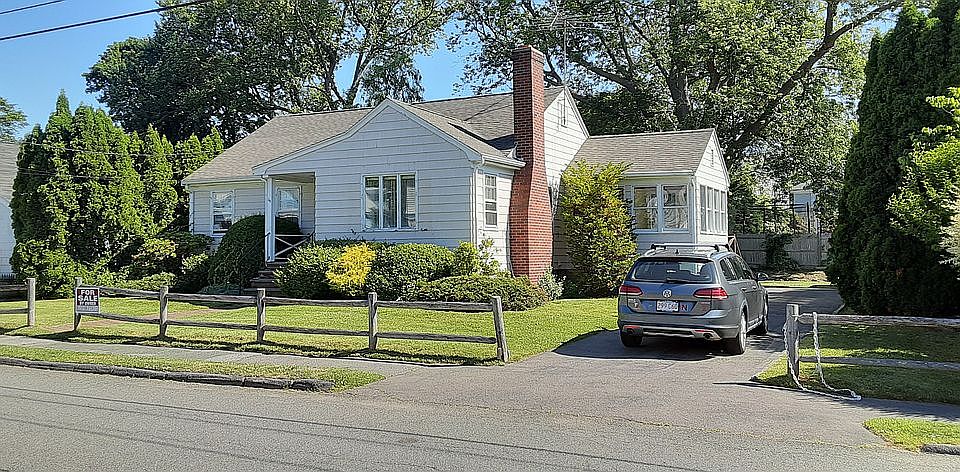 2nd image of 34 Bubier Rd
