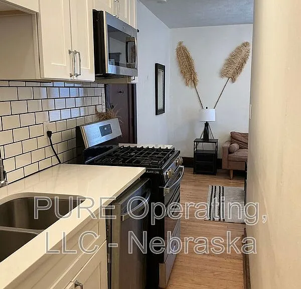 120 N 6th St — Photo 73