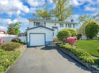 26 Clarke St, Brentwood, NY 11717