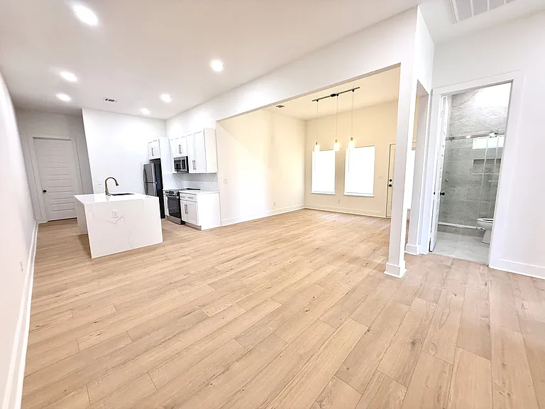 921 S Franklin Dr — Photo 8