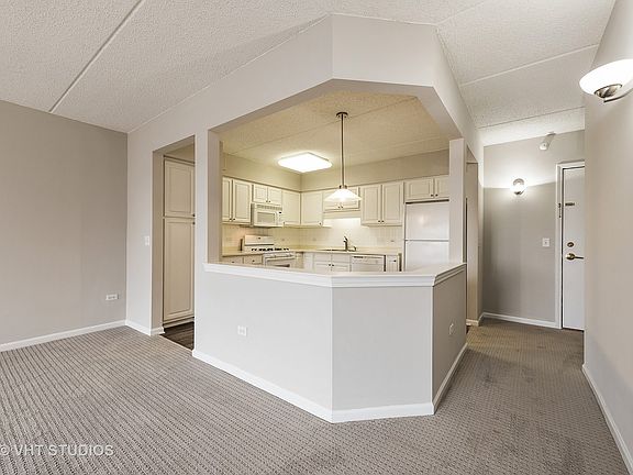 2nd image of 5055 W Madison St #502