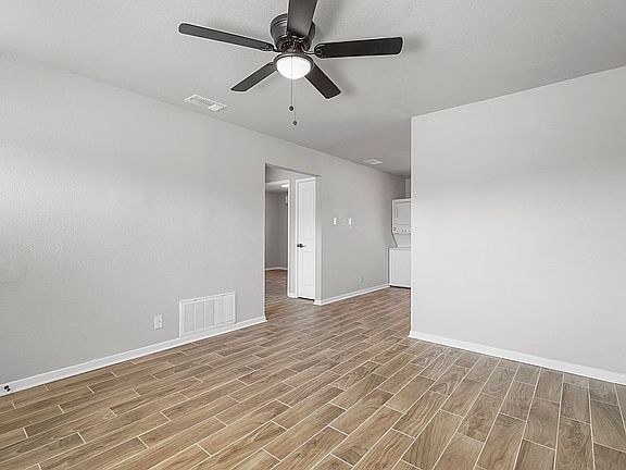5th image of 210 Merida St APT 3