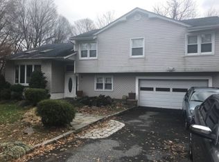 35 Gaby Ln, New Rochelle, NY 10804