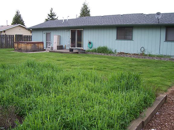 Back of house/hot tub