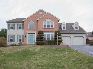 513 El Dorado Dr, Red Lion, PA 17356