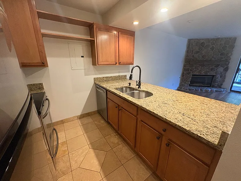 2727 Folsom St #210 — Photo 3