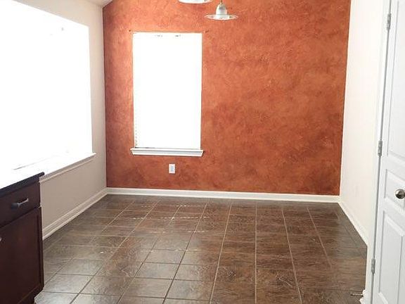3rd image of 2712 Saddlehorn Dr