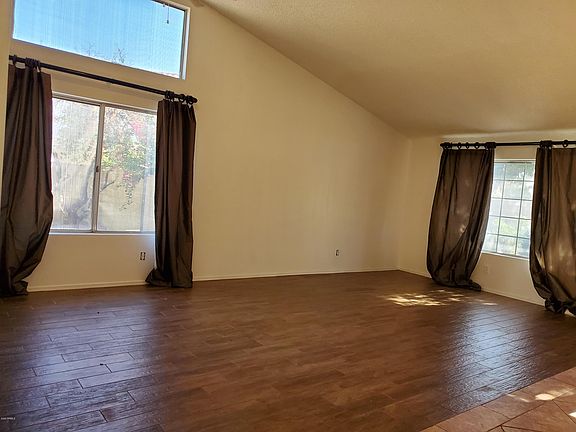 3rd image of 502 E Avenida Sierra Madre