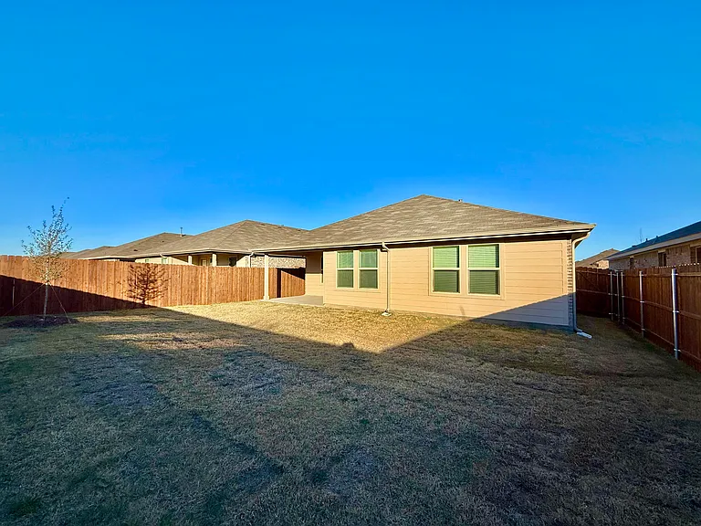 8437 Hollymead Ln — Photo 30