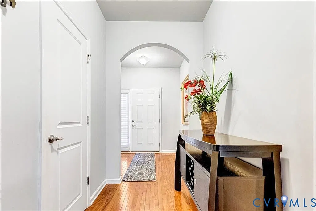 3 bed, 4.5 bath, 2109 sqft, $2,500 — Photo 4