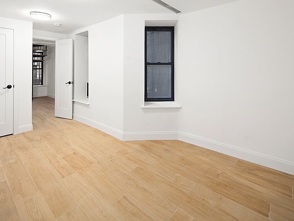4th image of 170 W 109th St #1F