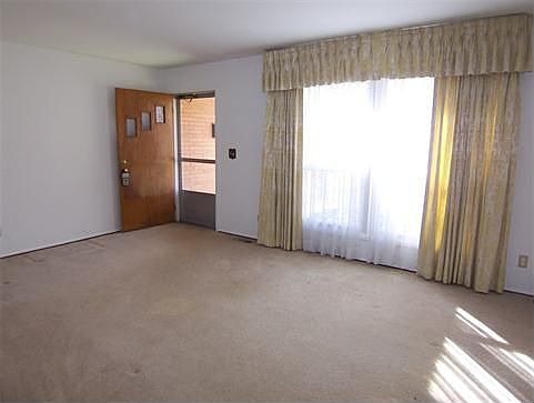 3rd image of 5977 N Alton Ave