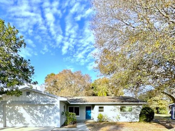 2nd image of 2565 Granada Cir W